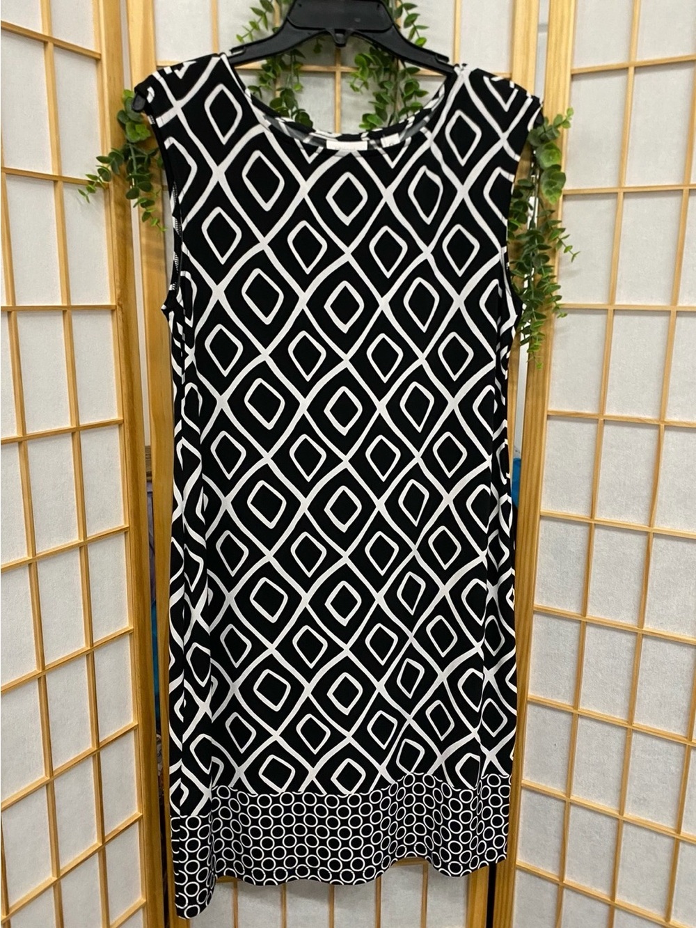 Chico's Black and White Geometric Midi Shift Dress